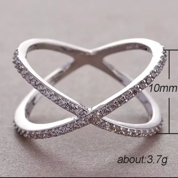 Silver Criss Cross Ring. - Picture 3 of 3